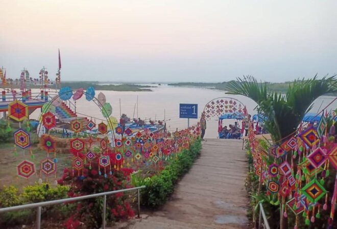Sweet Boat Trip Ever Red Lotus Lake Udonthani - Directions to Red Lotus Lake