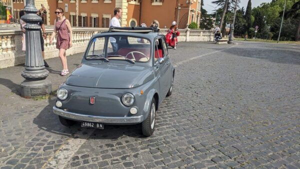 Sweet Life in a Fiat 500: Rome and Aperitif at the Colosseum - Frequently Asked Questions