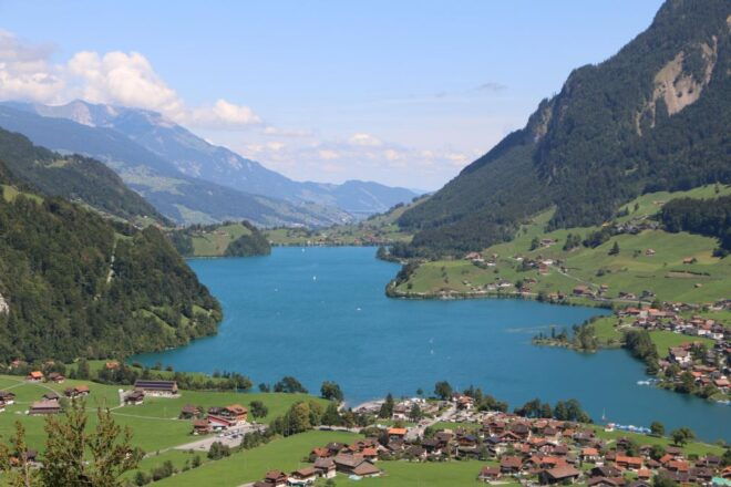 Switzerland: Private Transfer Within Switzerland - Participant and Date Selection