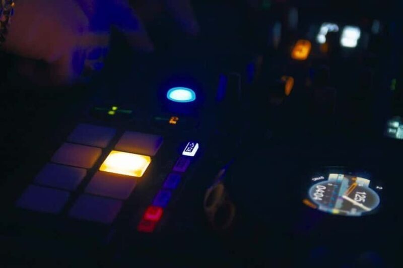 Sydney: 3 Hour Abba Tribute Show Harbour Cruise with Buffet - What Makes This Tour Stand Out?