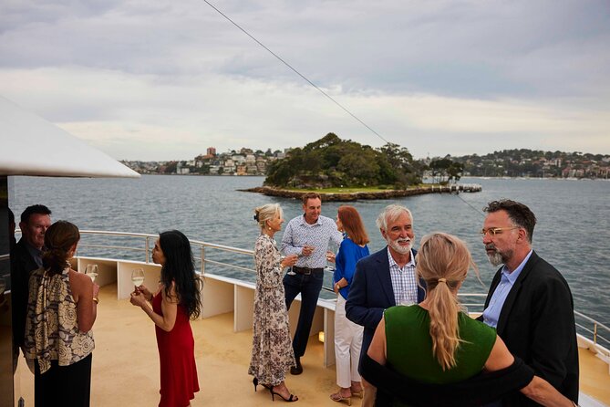 Sydney Cocktail Harbour Bar Cruise - Entertainment
