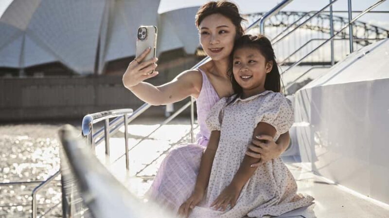 Sydney: Dinner Cruise with 3-Course Meal - Views and Atmosphere