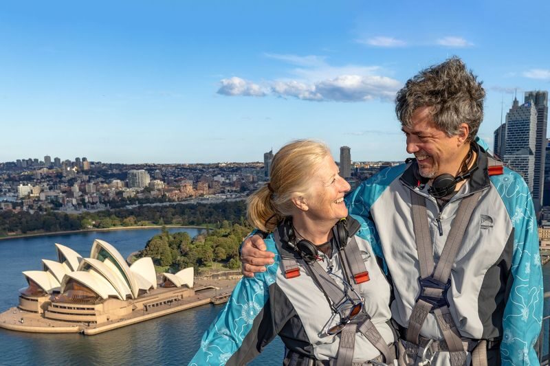 Sydney Harbour BridgeClimb - Crossing the bridge: views, stories and photo stops