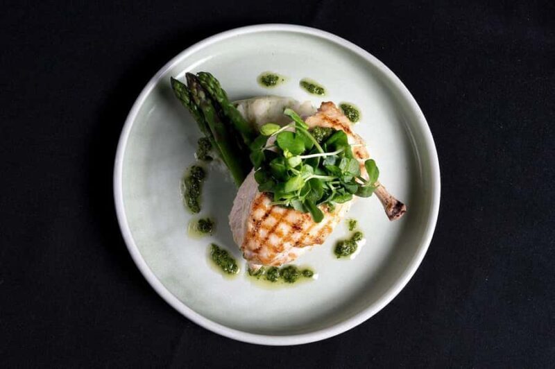 Sydney Harbour: Cabaret Cruise with 3-Course Dinner - Service and Atmosphere