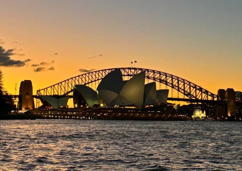 Sydney: Harbour Dinner Cruise with Buffet - Dining Experience: Food and Drinks