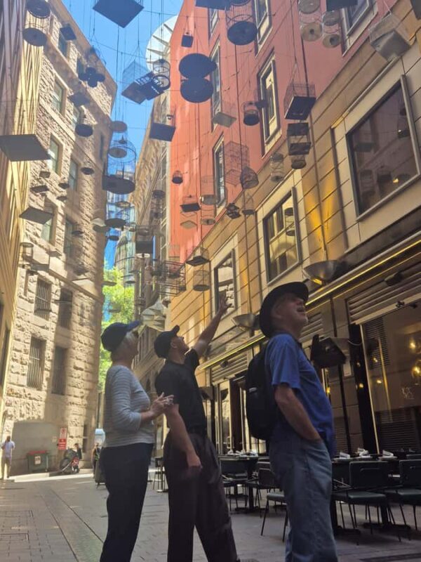 Sydney Highlights Walking Tour: Bridge Rocks House - Starting at the Iconic Opera House