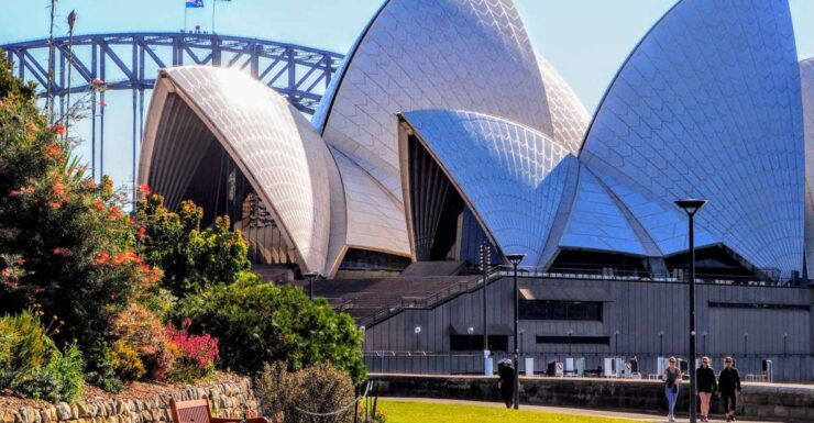 Sydney: Quay People, Sydney Harbour Walking Tour - Explore the Royal Botanic Garden