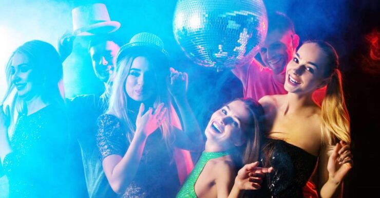 Sydney: Retro Party Cruise in Sydney Harbour With Snacks - Experience Highlights
