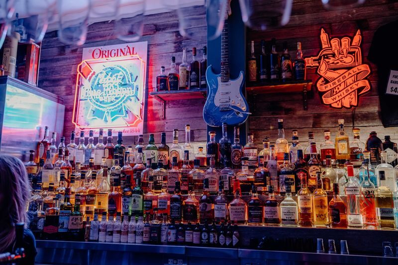 Sydney Secret Bars & Stories Nightlife Tour - Why the guide and group matter