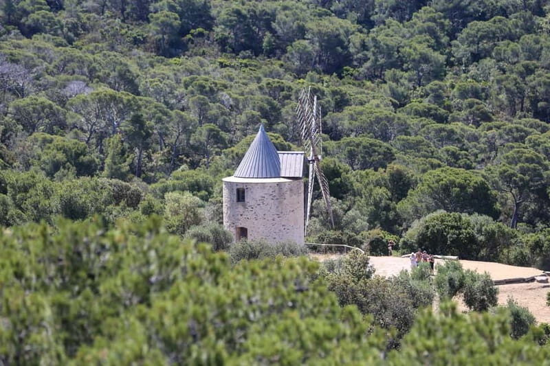 SYE Porquerolles: excursion semi-rigide découverte de l'île - Lunch and Free Time: Relax and Recharge
