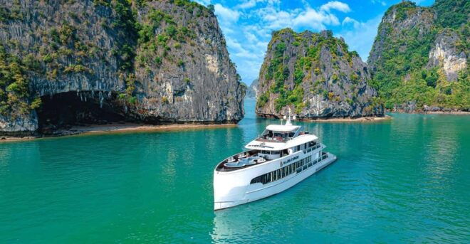 Symphony Cruise With Sung Sot Cave, Ti Top Island & Lunch - Meeting Point and Accessibility
