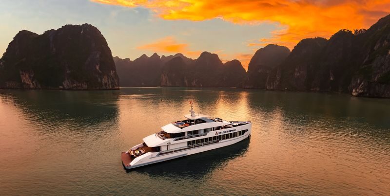 Symphony Day Cruise: Ha Long Bay, Sung Sot, Ti Top - A full day from Ha Long International Cruise Port