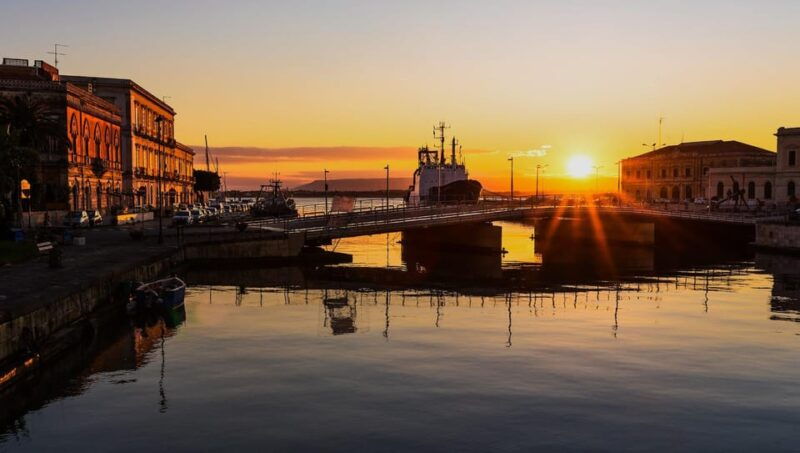 Syracuse at Sunset: Guided Tour of Ortigia at Sunset - Good To Know