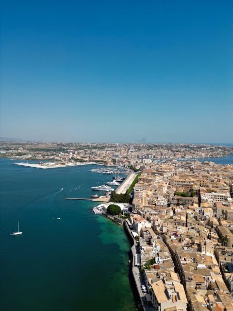 Syracuse: Boat tour Ortigia island,seacaves and Explanations - Exploring Syracuse from the Water: An In-Depth Look