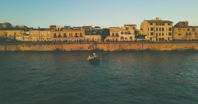 Syracuse: Boat tour with aperitif - The Experience of Comfort and Flexibility