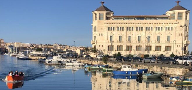 Syracuse: Boat Trip of Ortigia Island and Sea Caves - Duration and Starting Times
