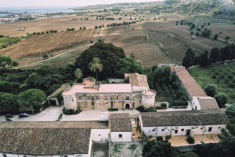 Syracuse: Exclusive Sicilian Wine Tasting Experience - Scenic Estate Location and Ambiance