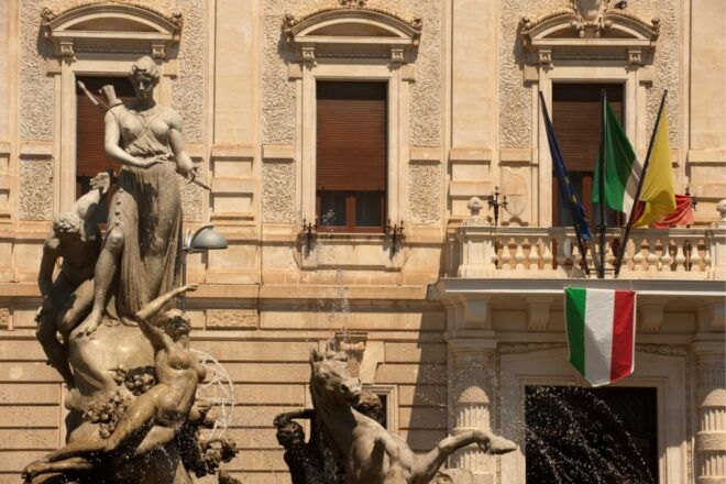 Syracuse: Ortigia First Discovery Walk and Reading Tour - Highlights