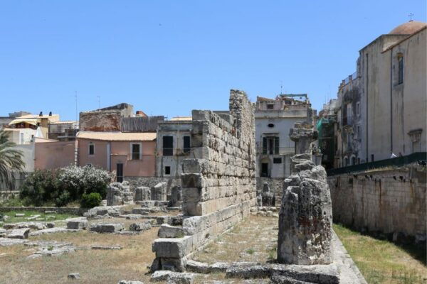 Syracuse: Ortigia First Discovery Walk and Reading Tour - What to Bring