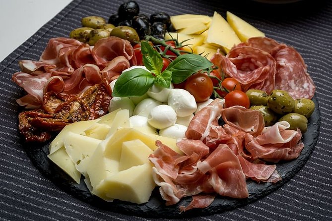 Syracuse Private Walking Tour With Option of Food and Wine Tasting - Cancellation Policy