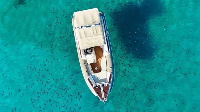 Syvota: Private Boat Cruise to Paxos and Antipaxos Islands - Onboard Amenities