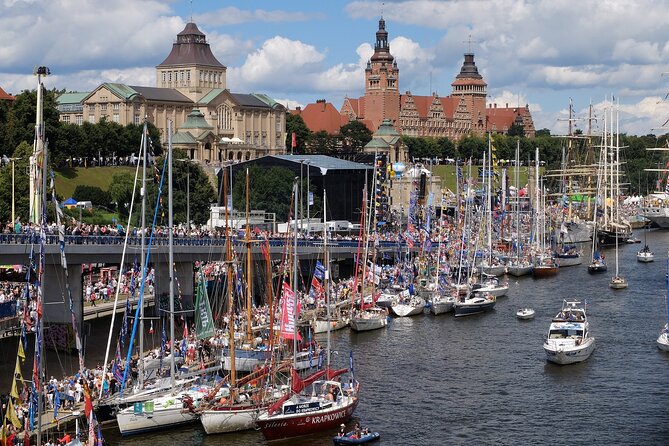 Szczecin Private Walking Tour With a Professional Guide - Meeting and Pickup