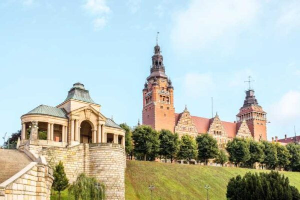 Szczecin: Transport From Berlin and One-Day Trip - Booking and Cancellation Policy