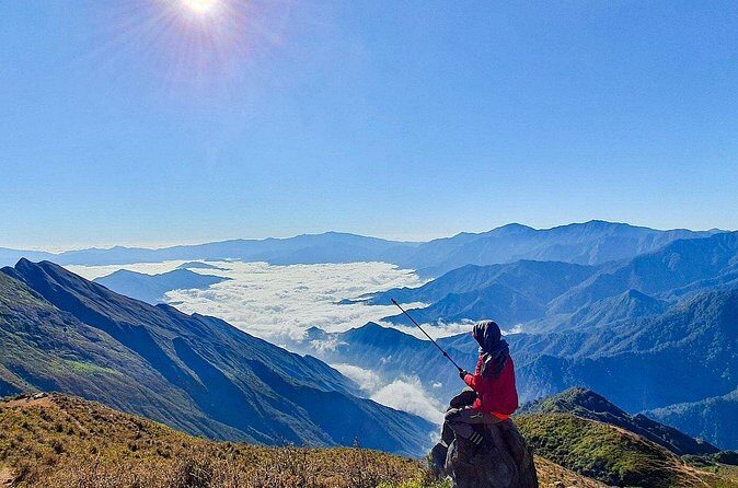 Ta Chi Nhu Cloud Hunt Journey from Hanoi - Meals and Support