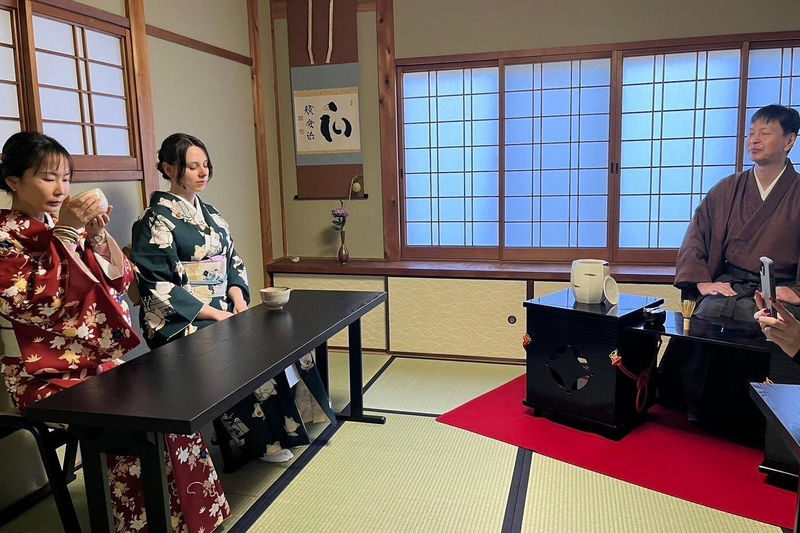 Table-Style Tea Ceremony Experience in Ninenzaka Kyoto - What the tea ceremony teaches beyond making matcha