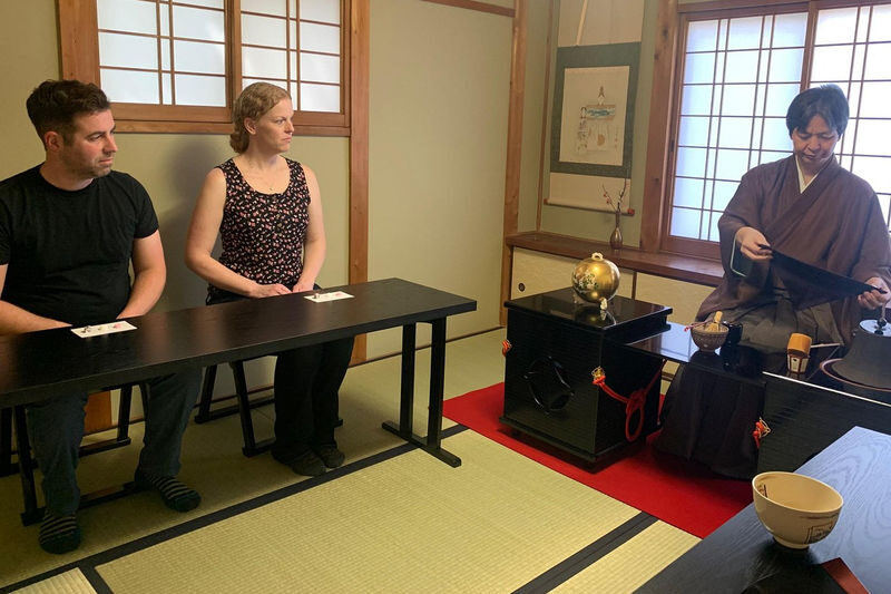 Table-Style Tea Ceremony Experience in Ninenzaka Kyoto - Higashi sweets and the pleasure of small details