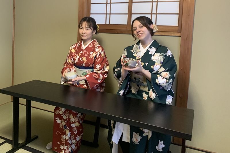 Table-Style Tea Ceremony Experience in Ninenzaka Kyoto - Who will get the most from Kangetsu Kyoto?