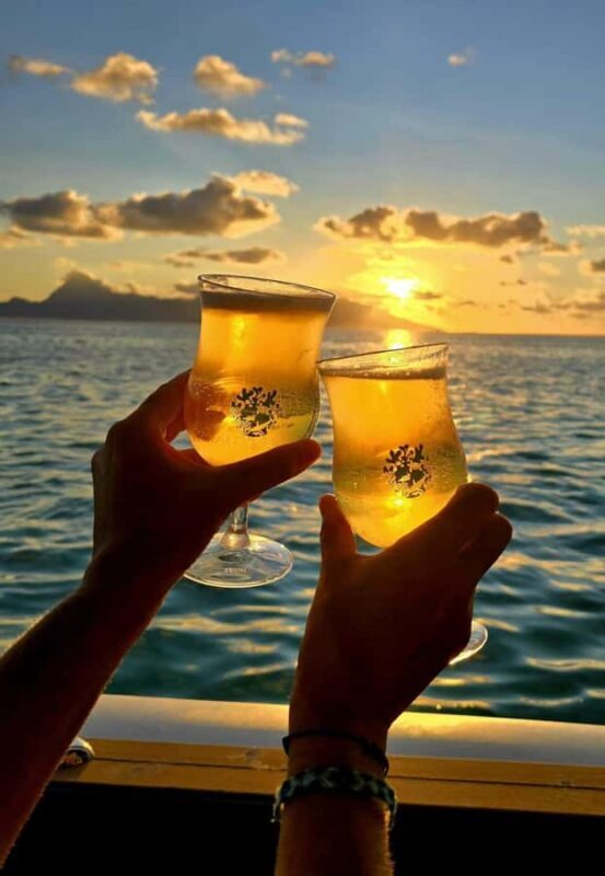 Tahiti Lagoon: An unforgettable sunset cruise facing Moorea - Tahiti Lagoon: An Unforgettable Sunset Cruise Facing Moorea
