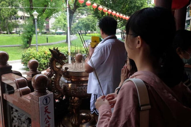 Taipei: 4-Hour Morning City Cycling Tour with Breakfast - In Summary