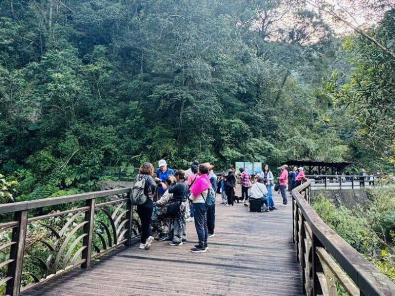 Taipei: 8 Hours Private Day Tour in Wulai with Benz Vito - Riding the Sightseeing Trolley: A Nostalgic Ride