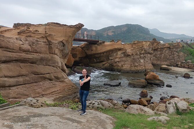 Taipei and Suburbs Two-Day Private Tour Guide With Transport - Price and Inclusions