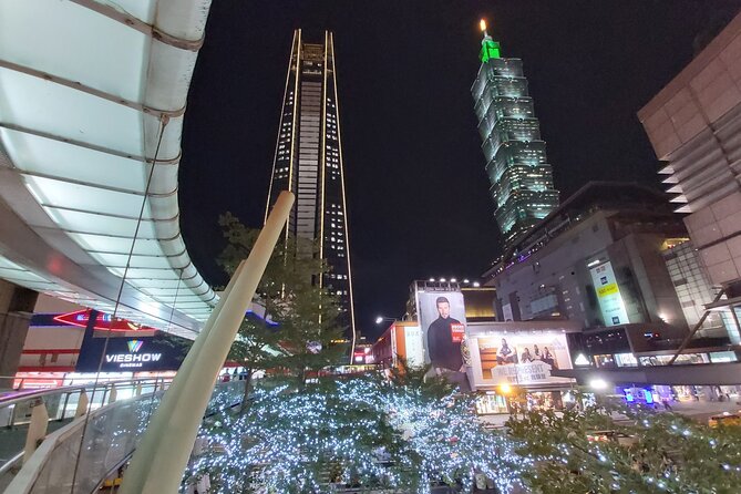 Taipei at Night: Din Tai Fung Dinner & Raohe Street Night Market Guided Tour - Exploring Taipeis Night Market Scene