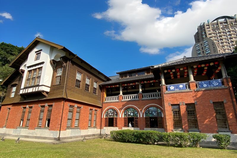 Taipei: Beitou Hot Spring and Yangmingshan Nature Day Tour - Shilin Residence or Qingtiangang: choose your final emphasis