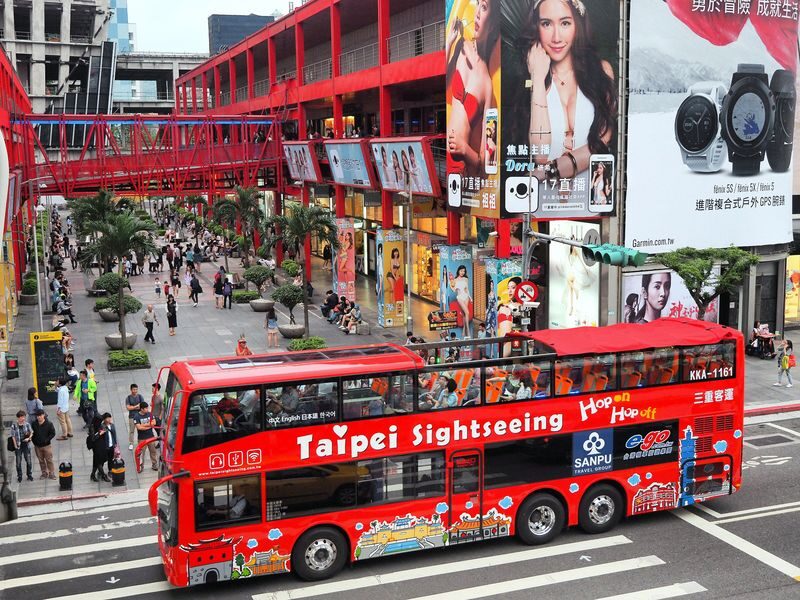 Taipei Double Decker Sightseeing Bus Ticket - What the upper deck is like