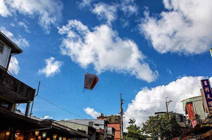 Taipei: Jiufen Pingxi Half Day Tour - Practical Tips for Travelers