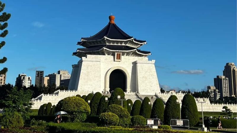 Taipei: Longshan Temple, Dihua Street & Taipei 101 Tour - Good To Know