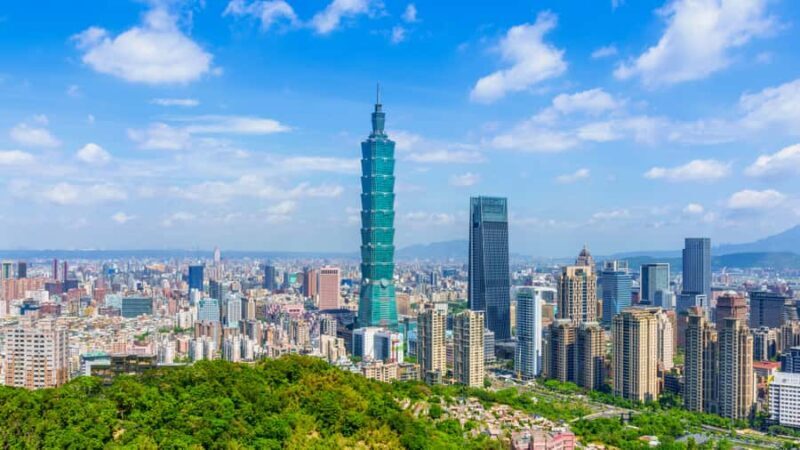 Taipei: Longshan Temple, Dihua Street & Taipei 101 Tour - FAQs