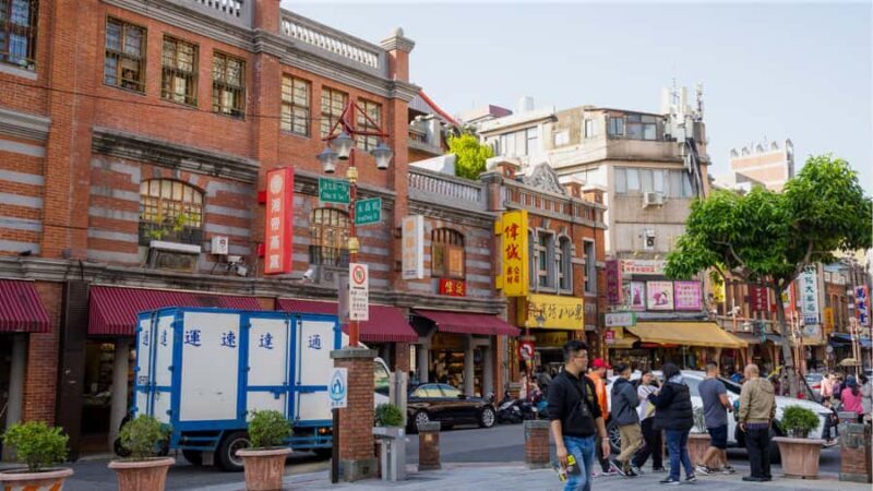 Taipei: Longshan Temple, Dihua Street & Taipei 101 Tour - Good To Know