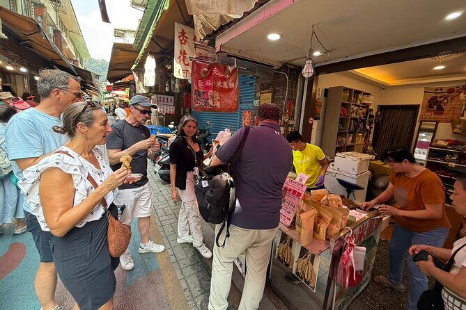 Taipei Neidong Forest Luxury Hot Spring and Bitan Boat Ride - FAQ