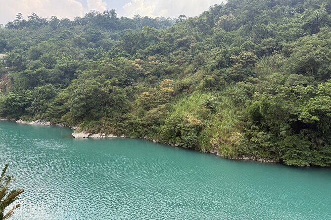 Taipei Neidong Forest Luxury Hot Spring and Bitan Boat Ride - FAQs