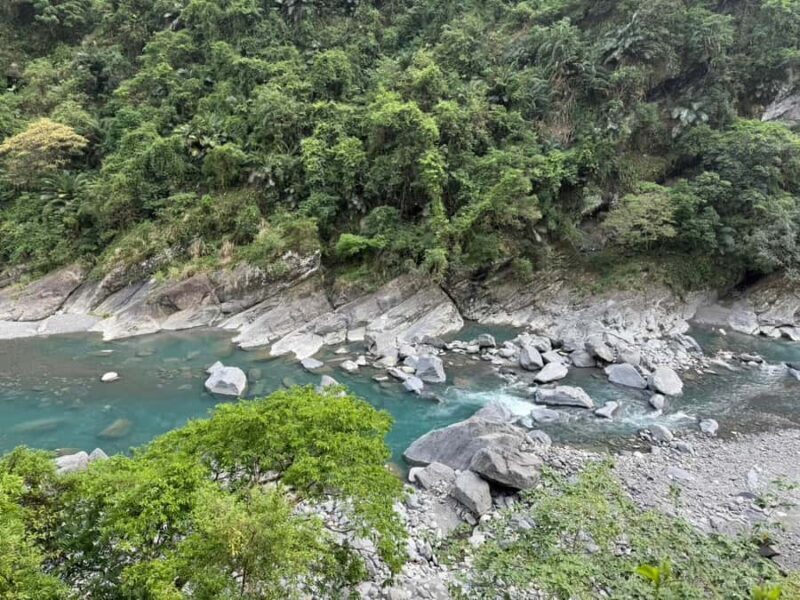 Taipei: Neidong Forest, Luxury Hot Spring & Bitan Boat Ride - Relaxation at Volando Wulai Spring Spa