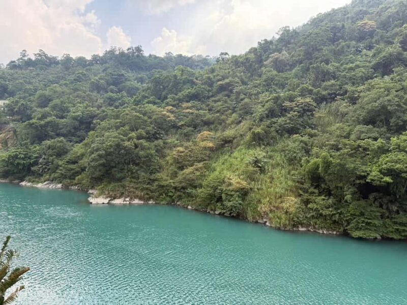 Taipei: Neidong Forest, Luxury Hot Spring & Bitan Boat Ride - Practical Details and Logistics