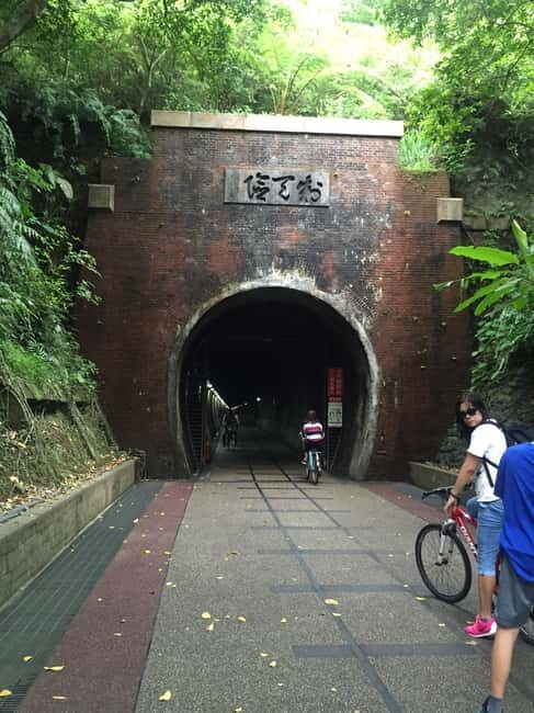 Taipei Private Spiritual Tour with Afternoon Tea & Cycling - FAQ