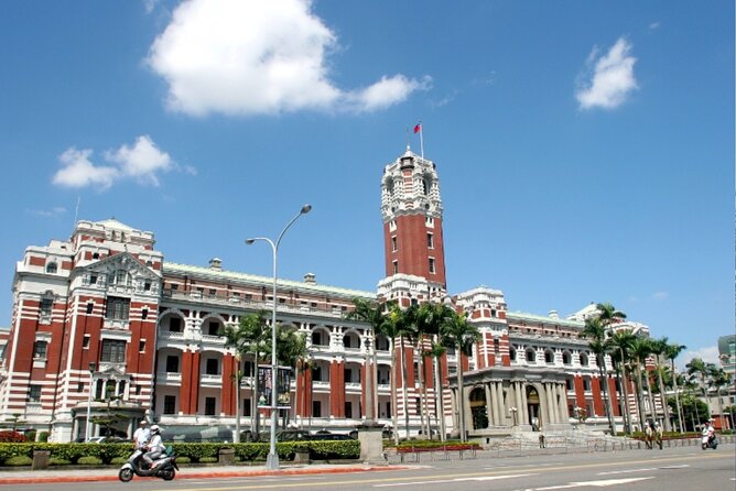 Taipei Scavenger Hunt and Sights Self-Guided Tour - Tour Start Time and Opening Hours