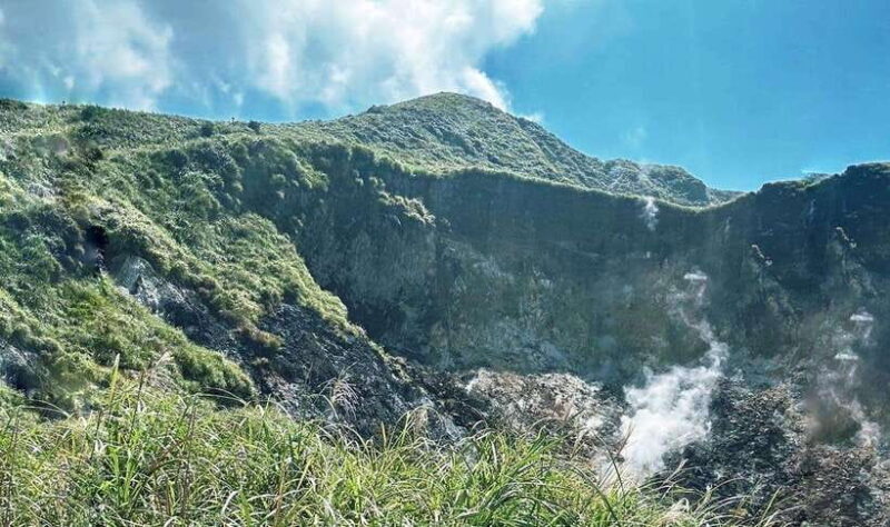 Taipei: Yangmingshan, Yehliu, and Jiufen Shifen Day Tour - Authentic Insights from Reviews