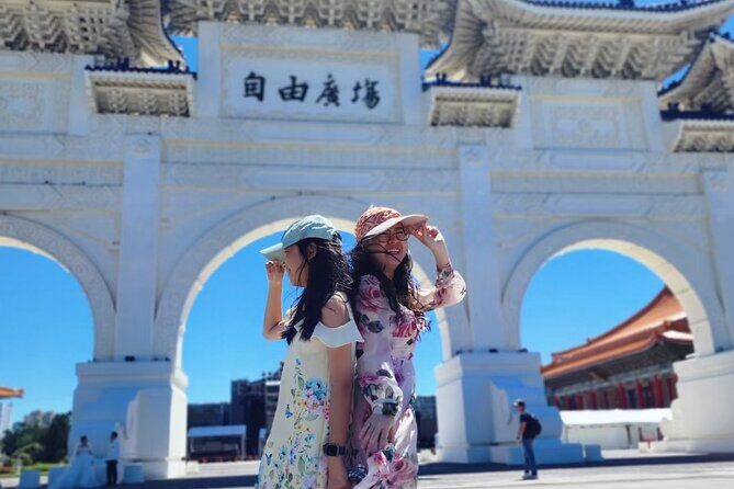 Taiwan Day Tour - Shifen: Sky Lanterns and Waterfall